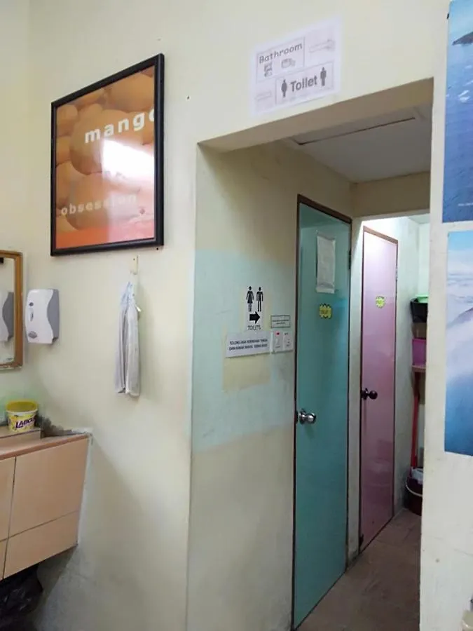 Hostel Borneo Gaya Lodge Kota Kinabalu Malaysia